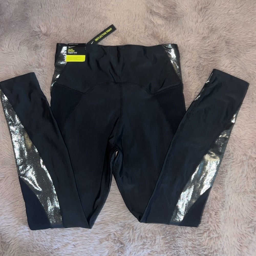 Nike Speed Tight Fit Midrise 7:8 length Reflective print women’s leggings Small​ - Picture 10 of 16